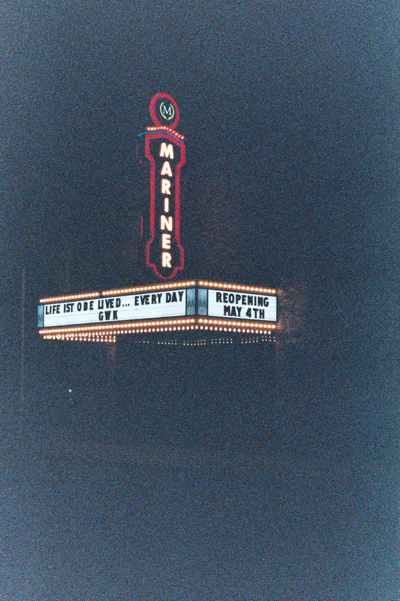 Illustration for article titled So I tried shooting Natura1600 at dusk/night